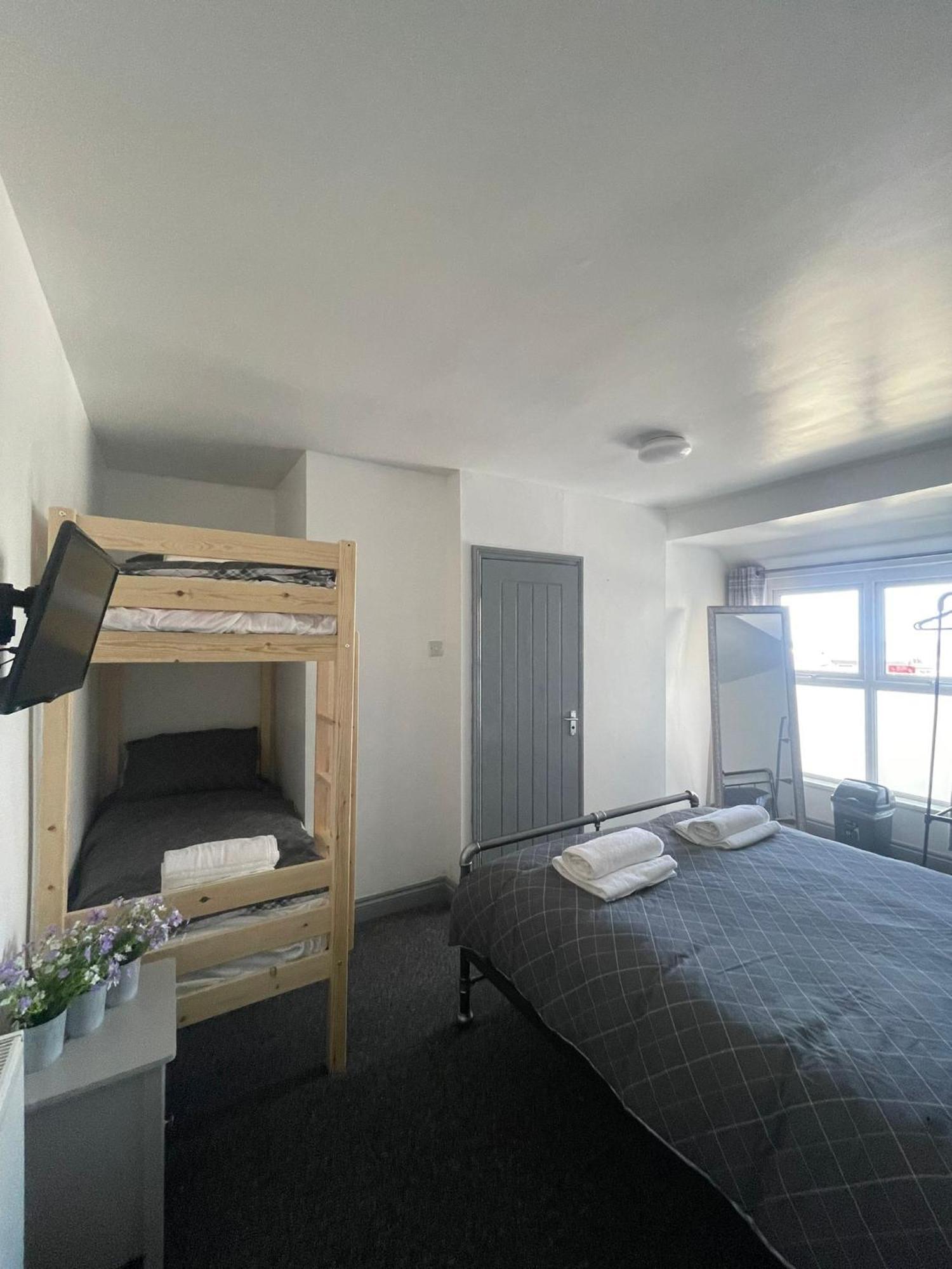 Shore Lodge New Quay Buitenkant foto
