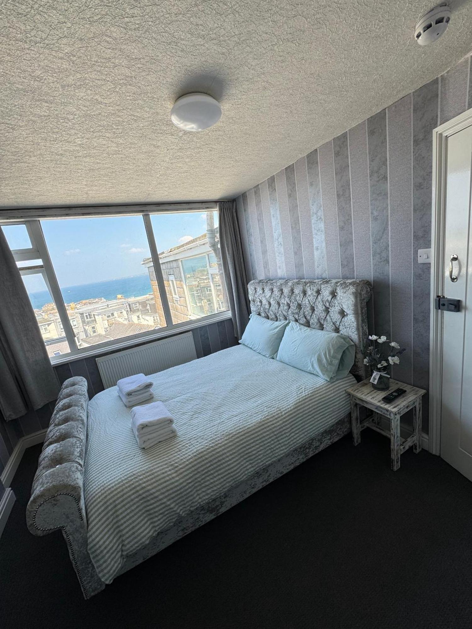 Shore Lodge New Quay Buitenkant foto